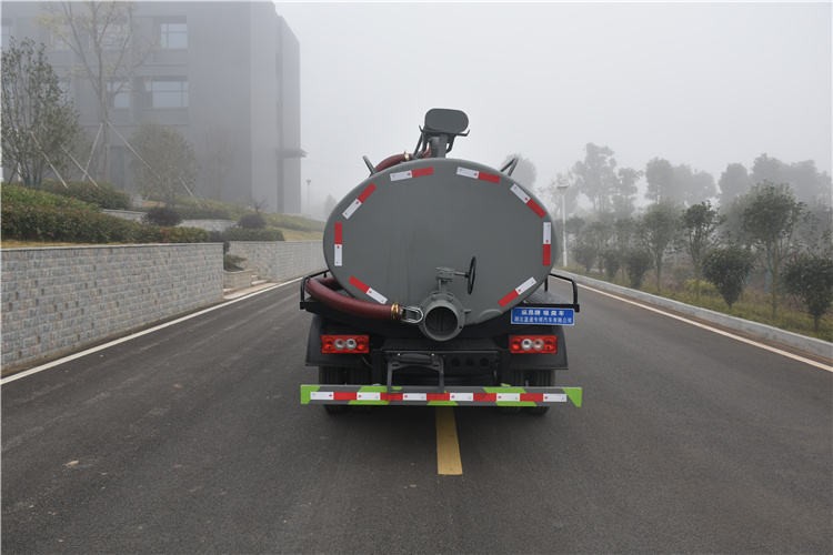 湖北盈通汽車縱昂牌灑clt5180gpseq6