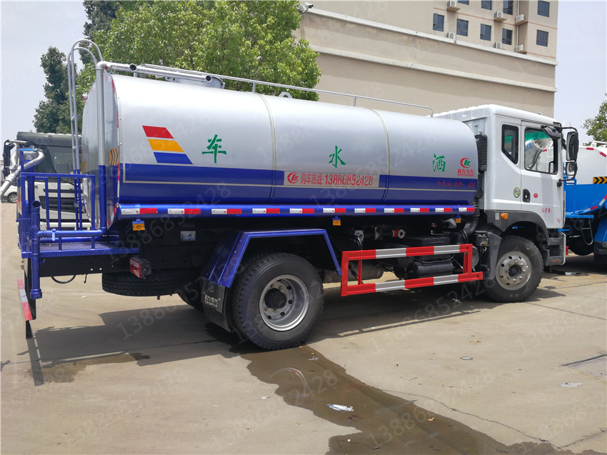 東風(fēng)17噸浴池送