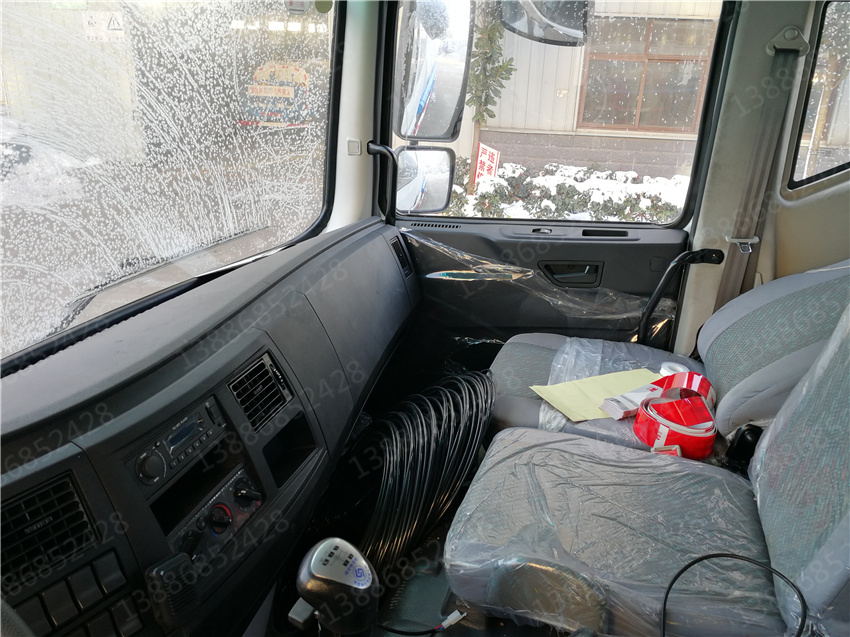 湖北盈通汽車湖北解放灑